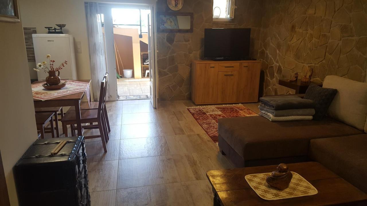 Gyoengyvirag Apartman 케츨리 외부 사진
